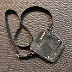 Arthur & Aston Elegant Black Leather Messenger Bag